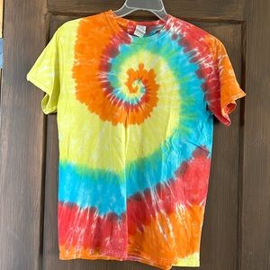 Tie dye shirt. Gildan size M.